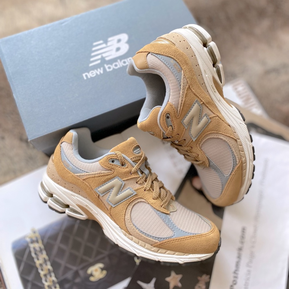 New Balance 2002R Sneakers (Women's)